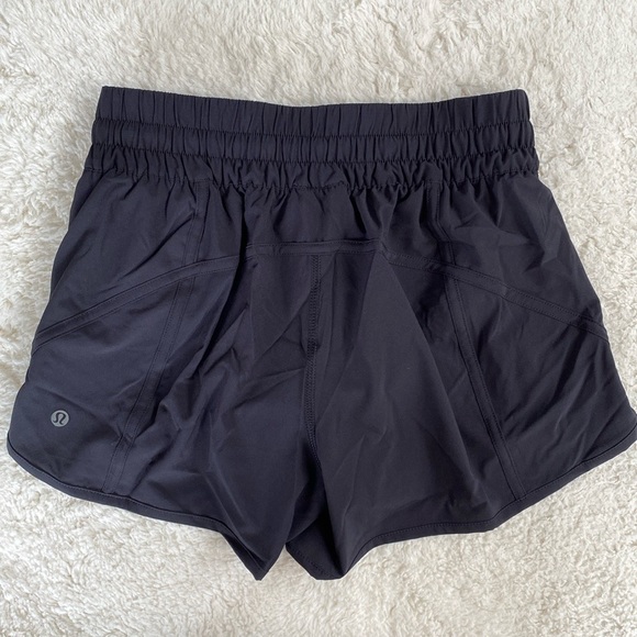 ❤️ Lululemon Tracker LR Short 4" Lined Black Size 4 NWT - Picture 4 of 13